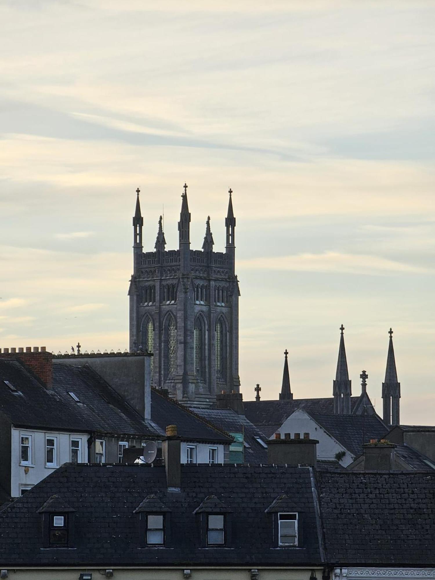Cozy 2 Bedroom Apartment Kilkenny Extérieur photo